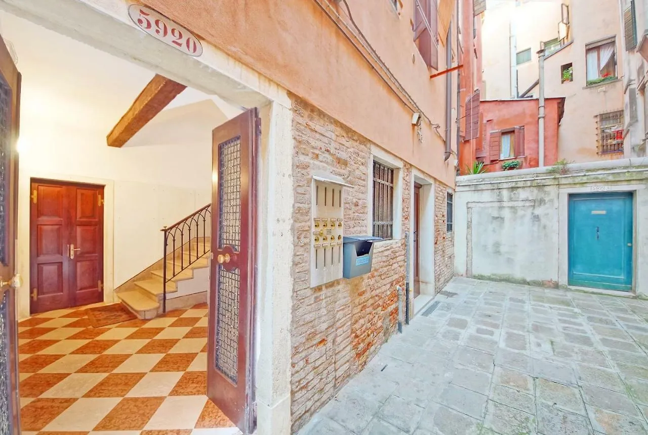 Santa Marina Apartment Rialto Venice 0*,  Italy